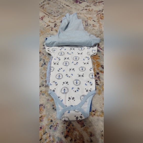 Onesie Set 5pk 6-9 month - Picture 4 of 5